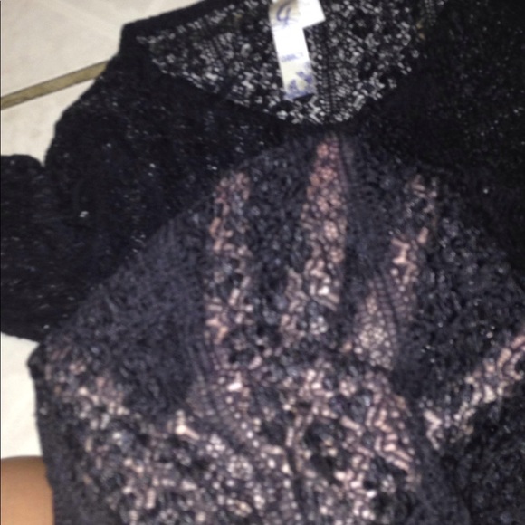 Lace shirt - Picture 2 of 3